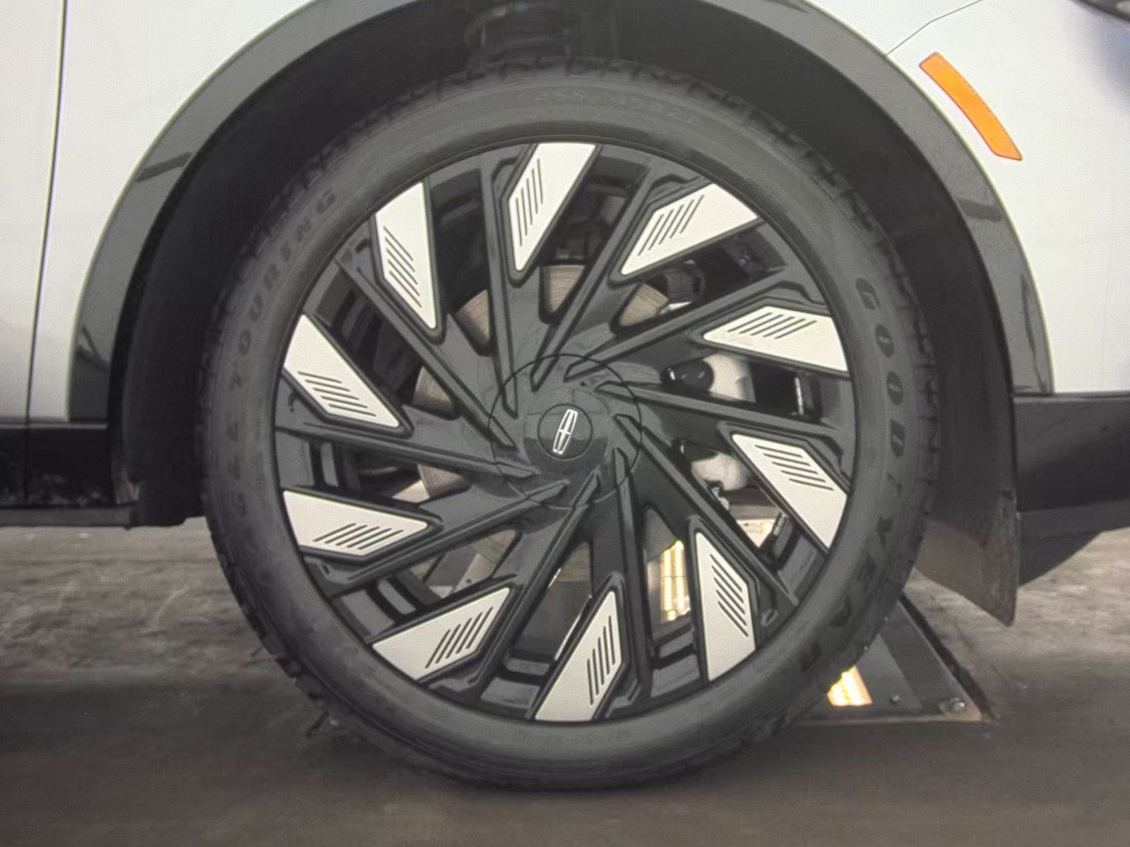 2025 Lincoln Nautilus Reserve AWD