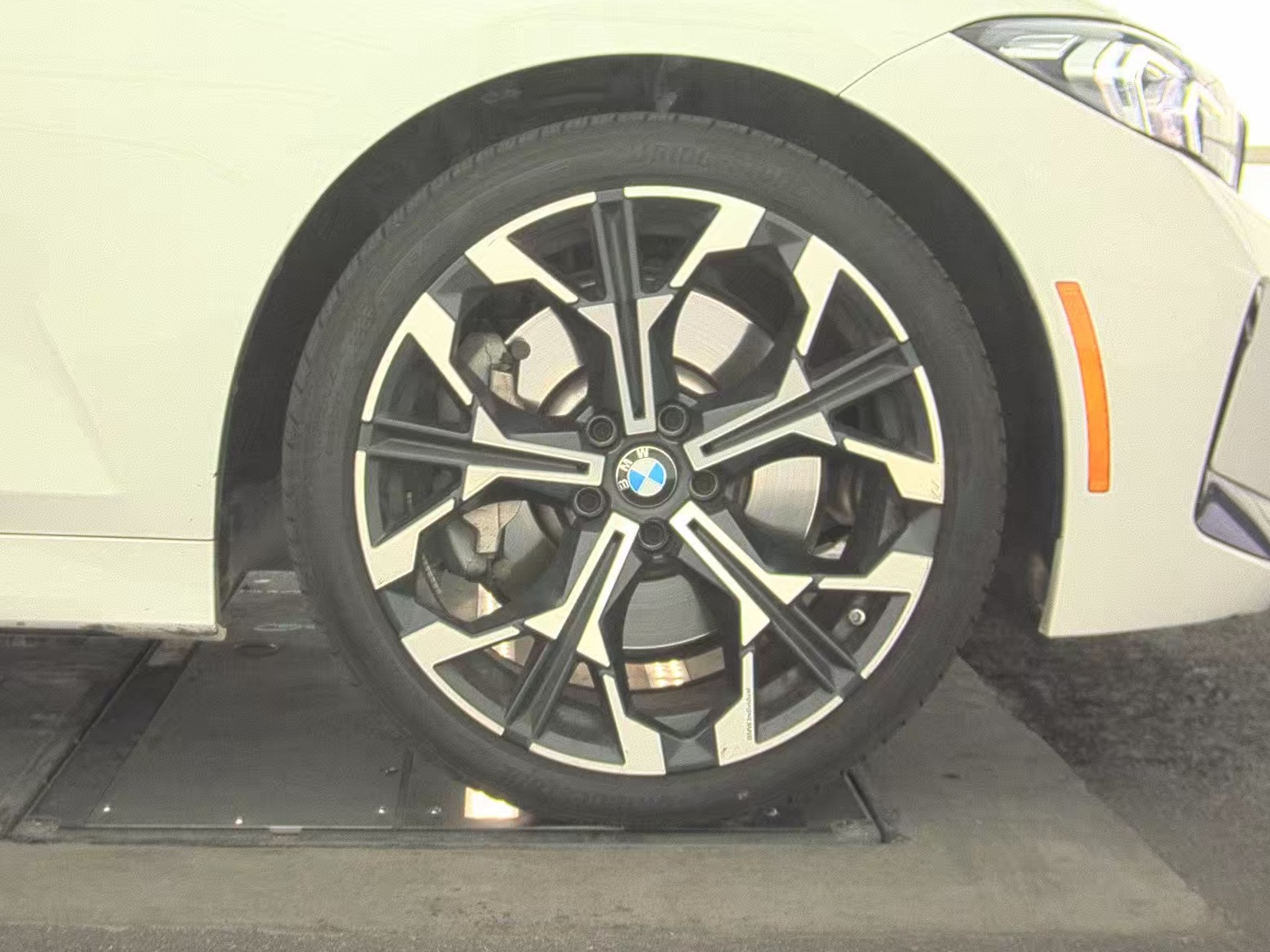 2025 BMW 3 Series 330i xDrive AWD