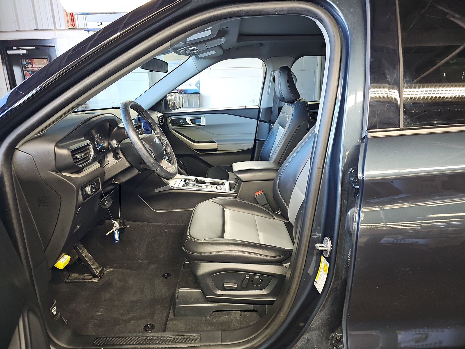 2023 Ford Explorer XLT AWD