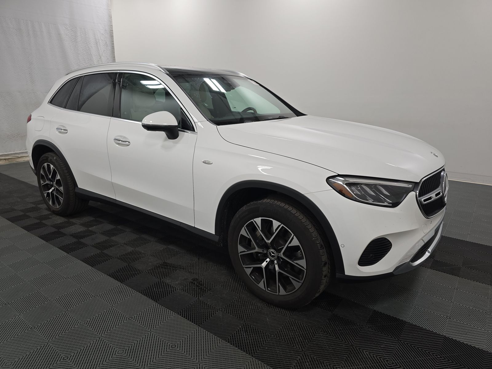 MERCEDES-BENZ GLC - 4