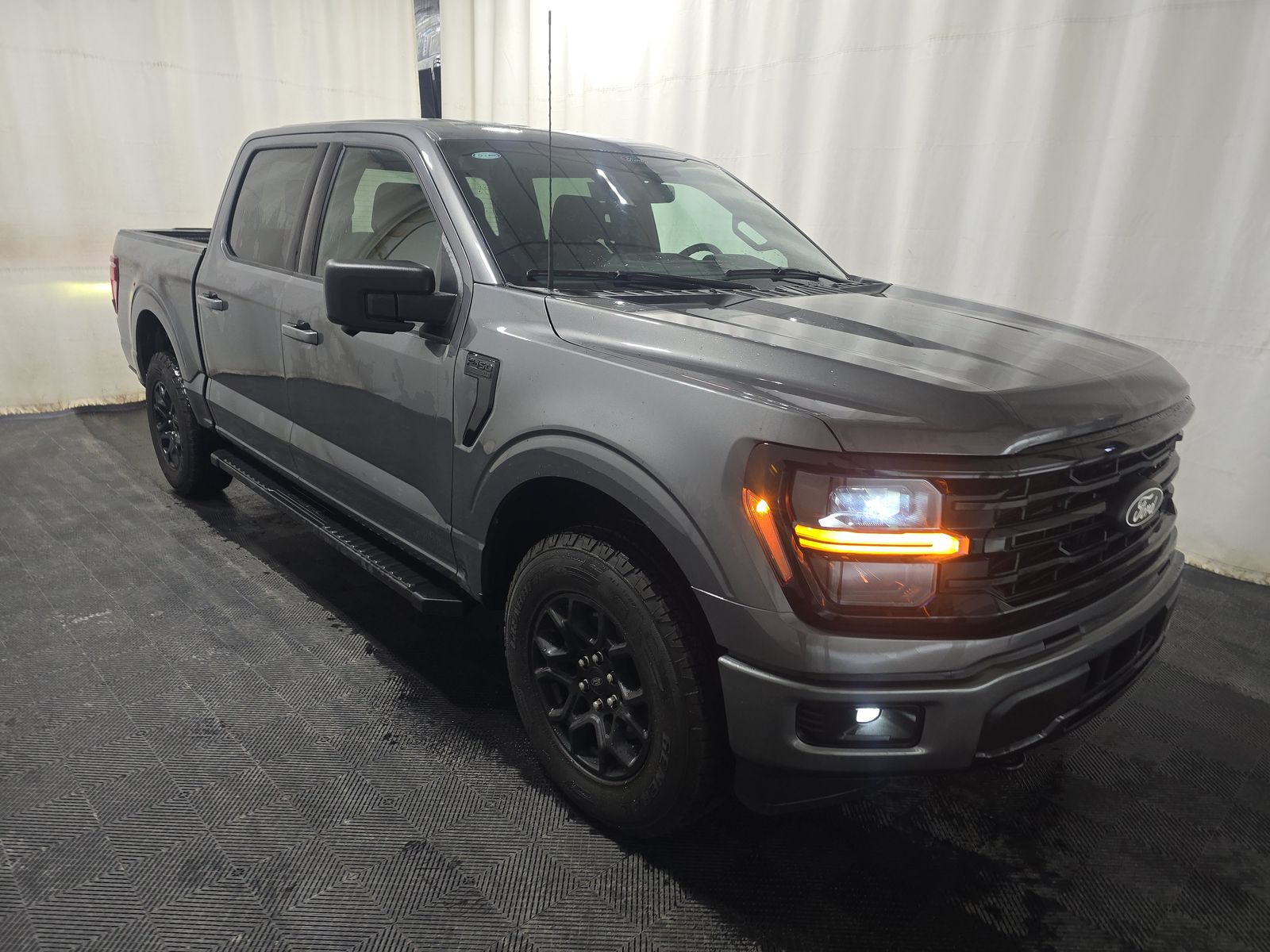 2024 Ford F-150 XLT AWD