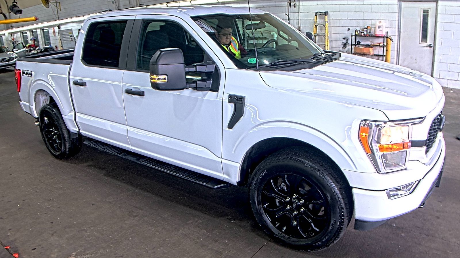 2022 Ford F-150 XL AWD