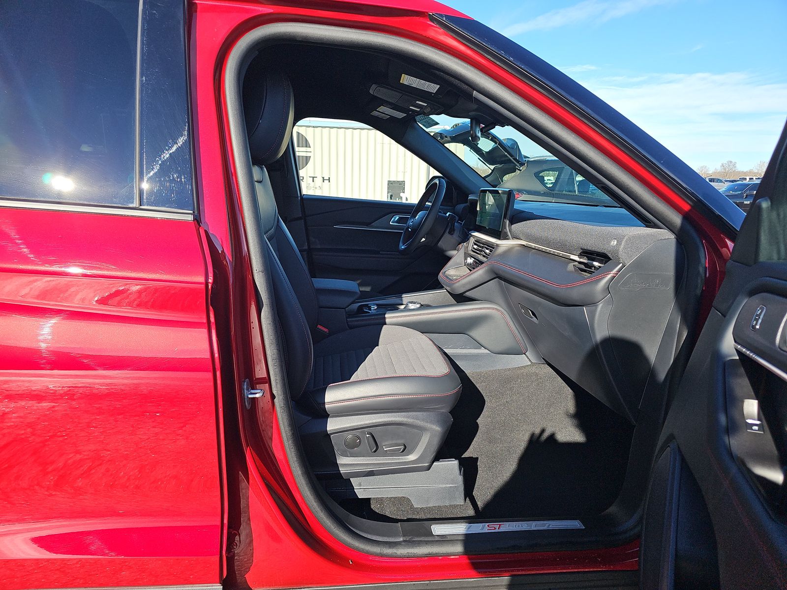 2025 Ford Explorer ST-Line AWD