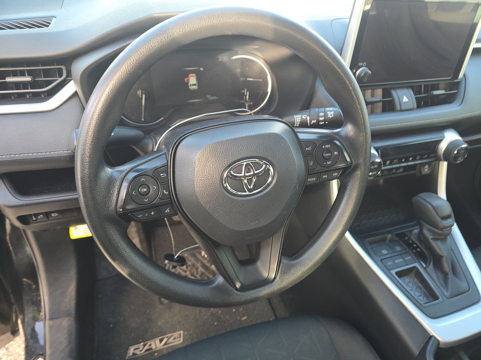 2024 Toyota RAV4 XLE FWD