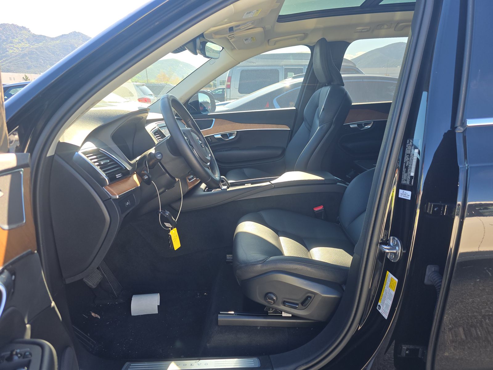 2025 Volvo XC90 B6 Plus AWD