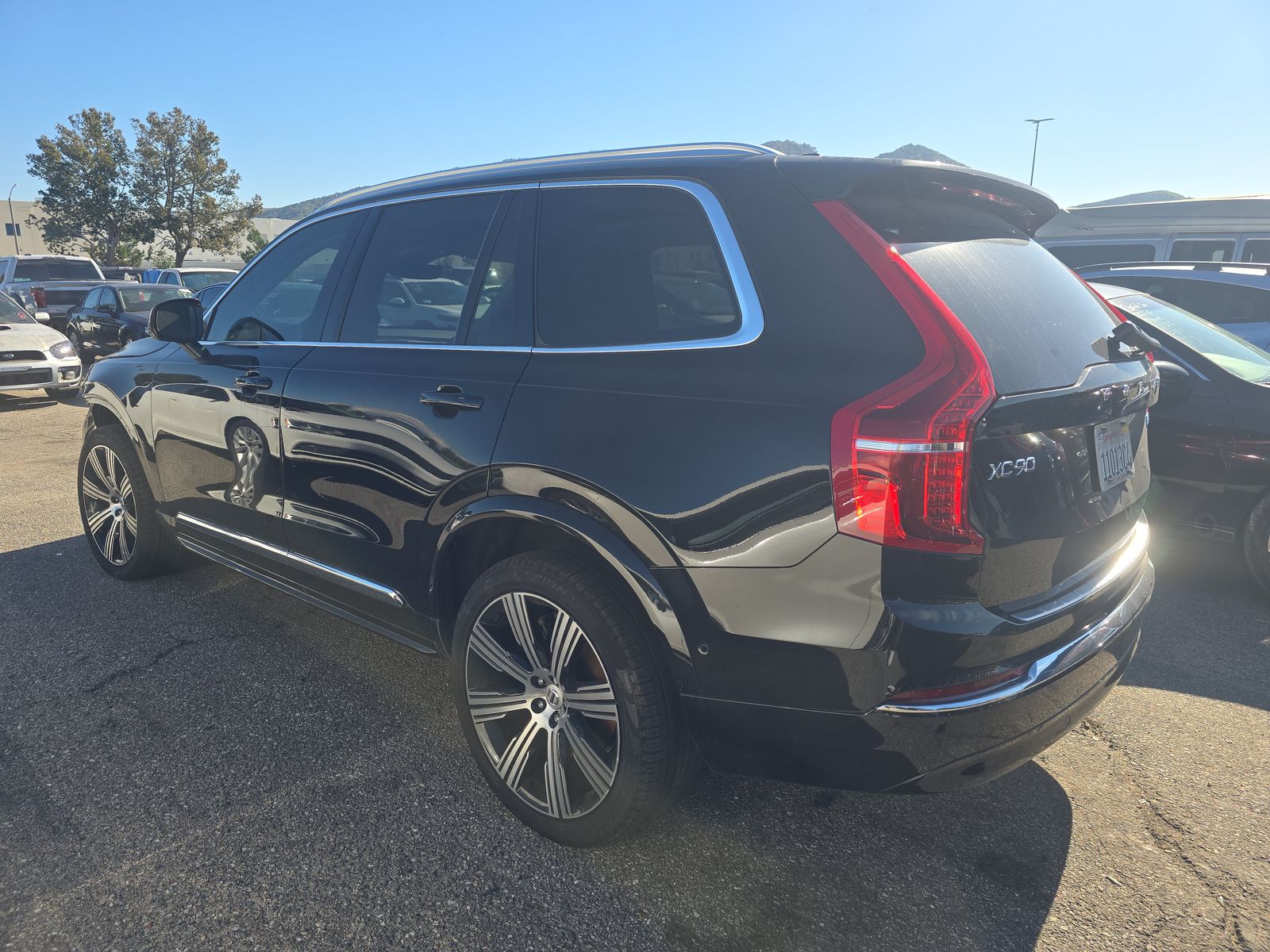 2025 Volvo XC90 B6 Plus AWD