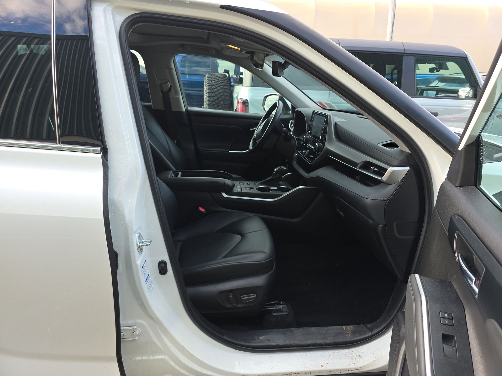 2022 Toyota Highlander XLE AWD