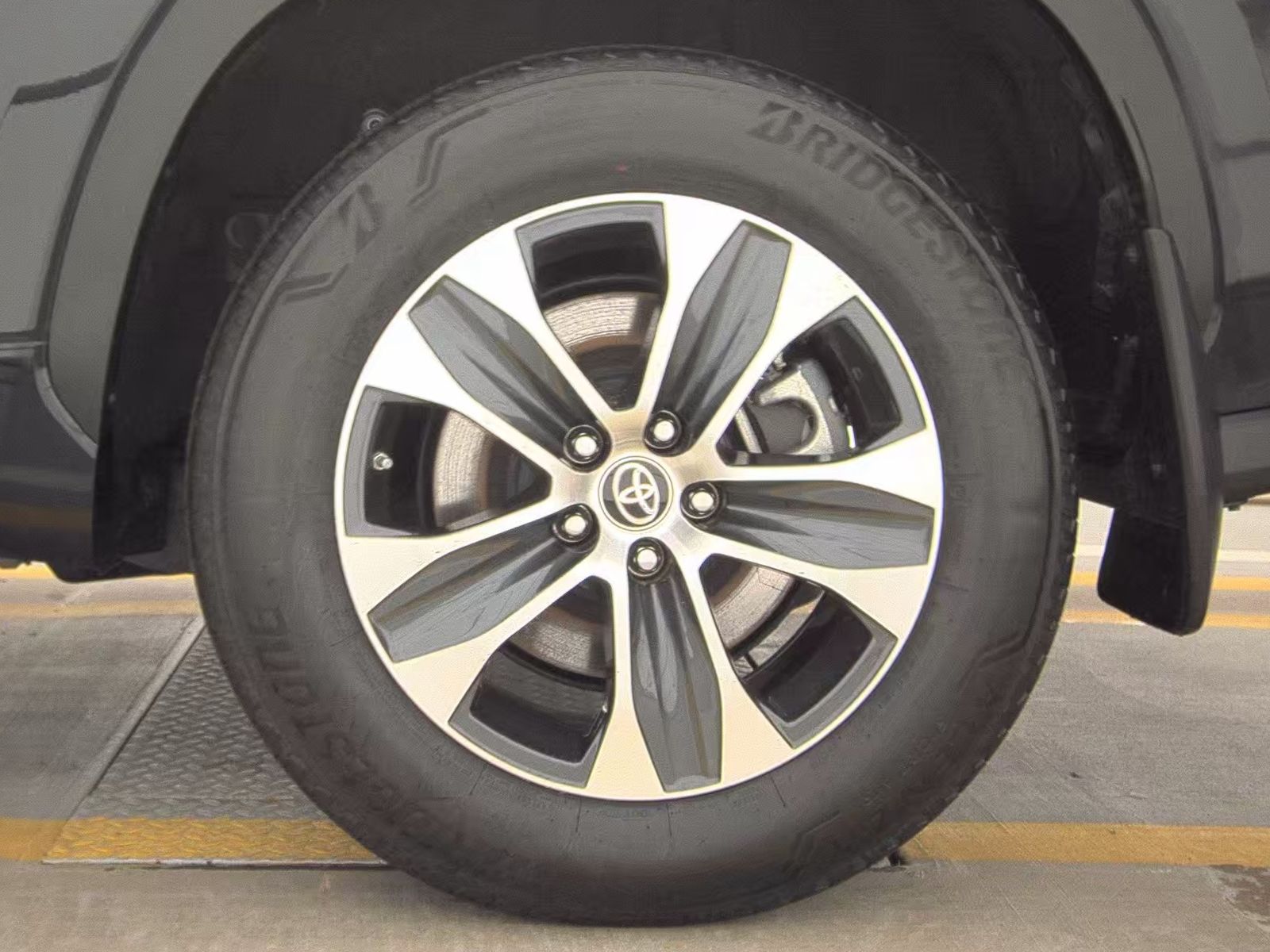 2023 Toyota Highlander Hybrid XLE AWD