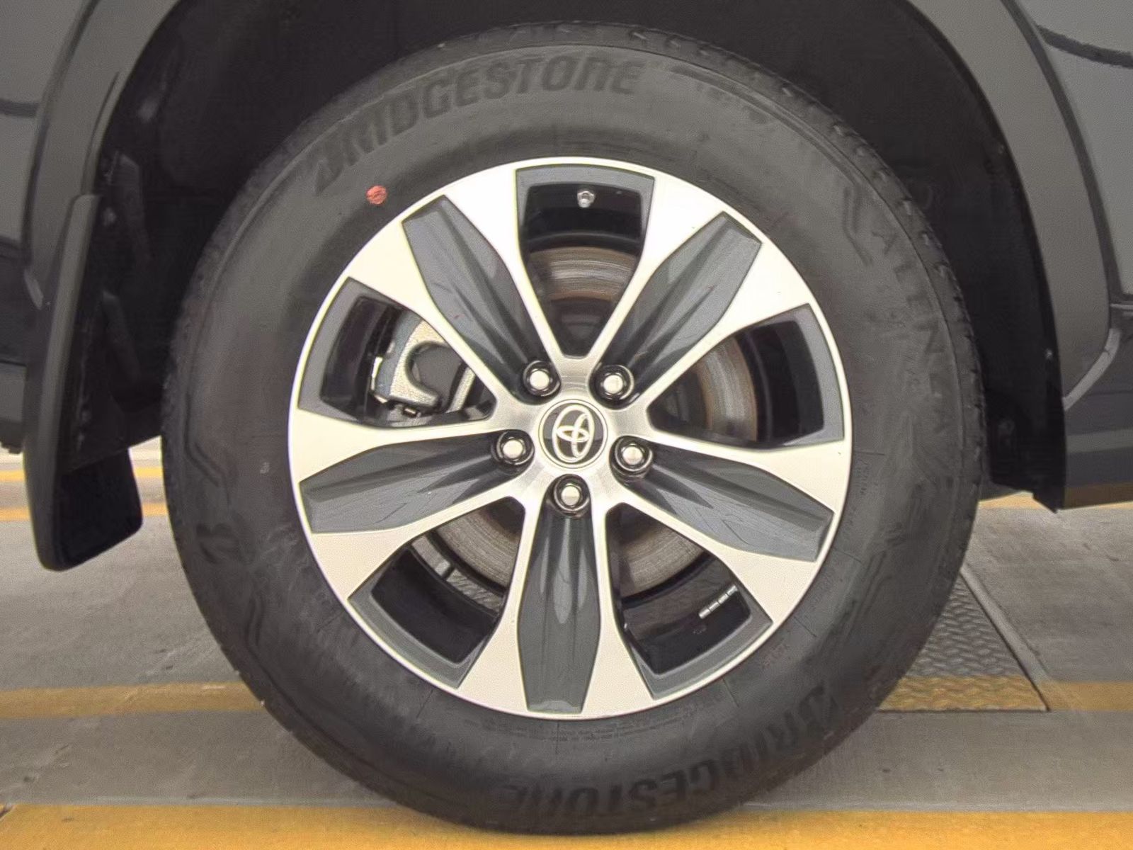 2023 Toyota Highlander Hybrid XLE AWD