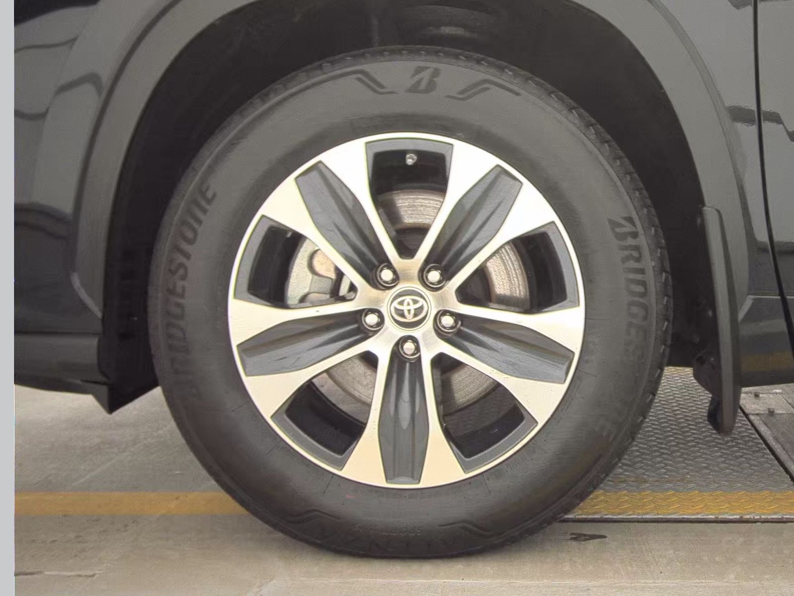 2023 Toyota Highlander Hybrid XLE AWD