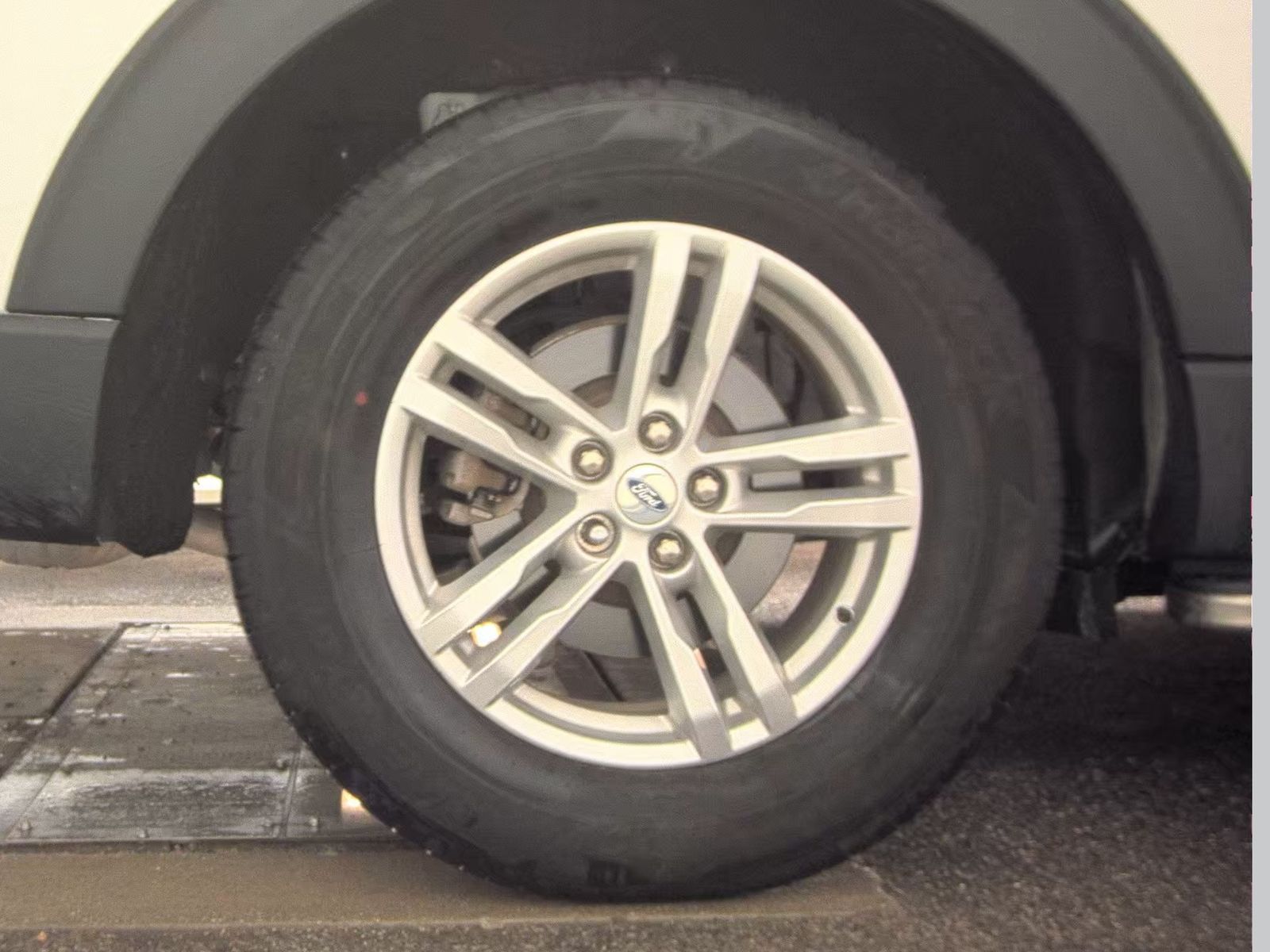 2023 Ford Explorer XLT AWD