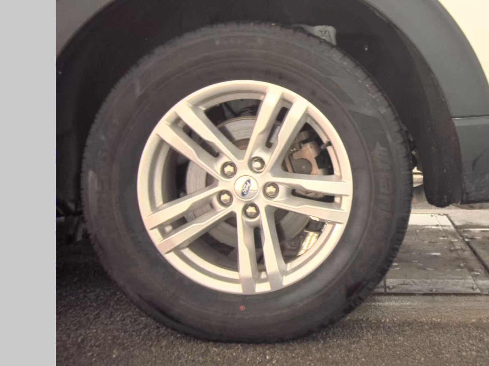 2023 Ford Explorer XLT AWD