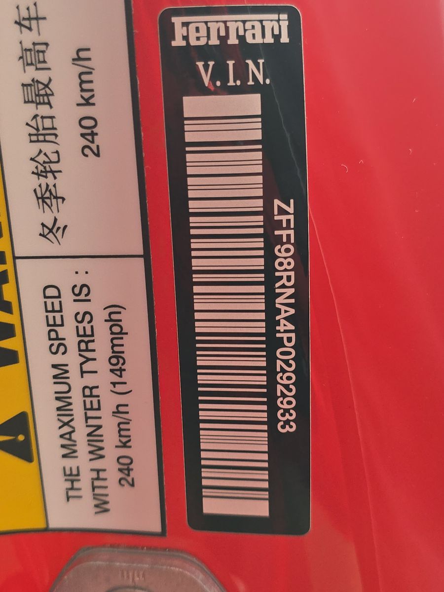 2023 Ferrari Roma Base RWD