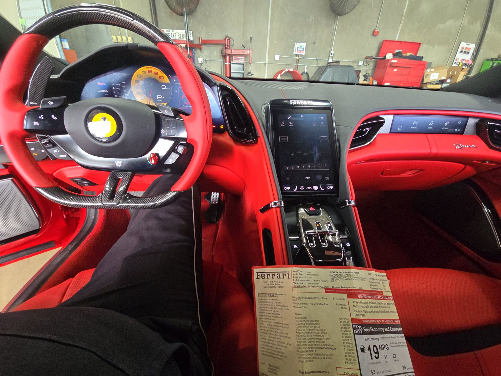 2023 Ferrari Roma Base RWD