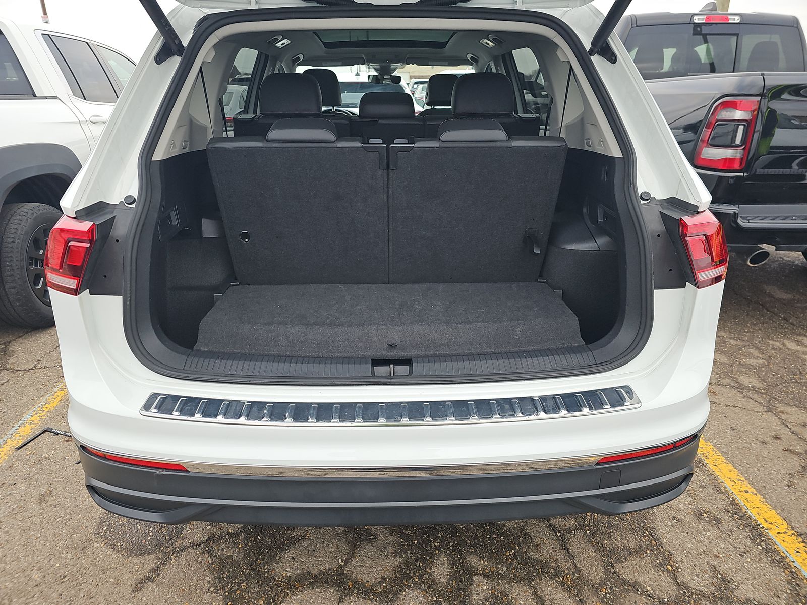 2024 Volkswagen Tiguan 2.0T Wolfsburg Edition FWD