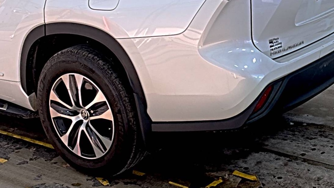 2022 Toyota Highlander XLE AWD