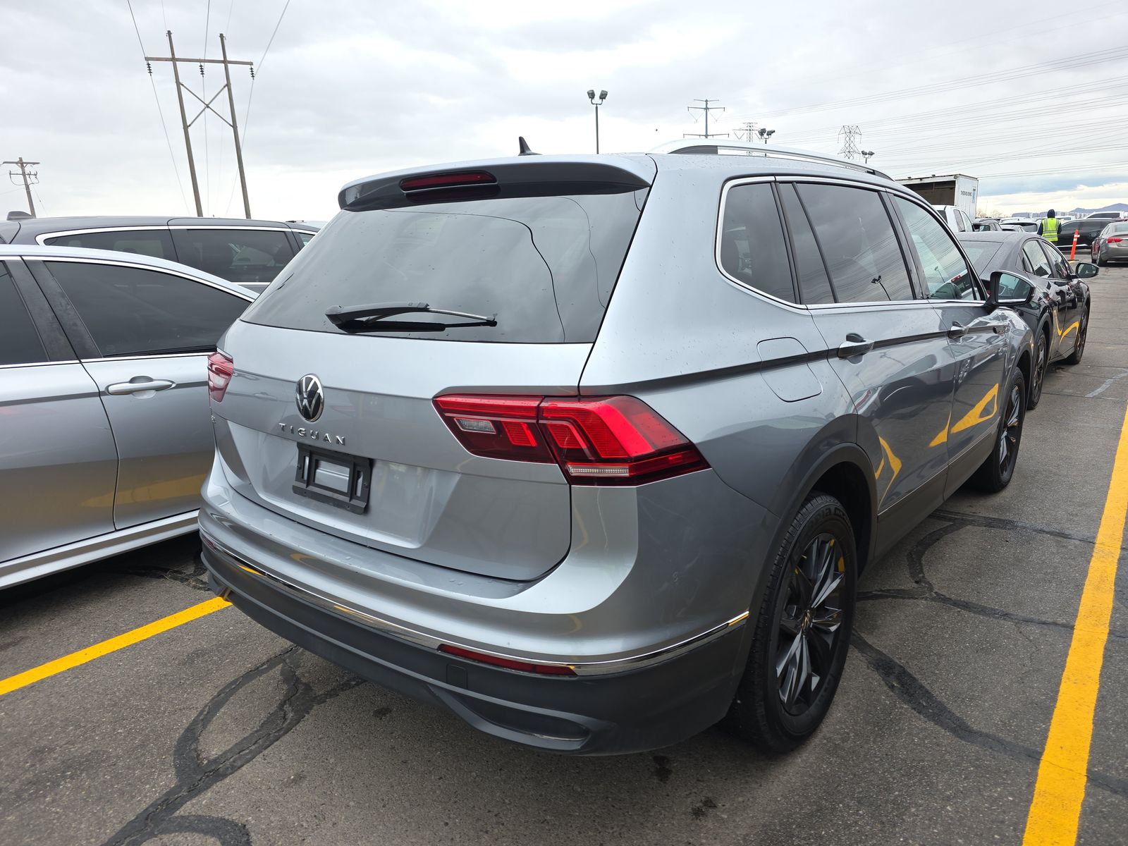 2024 Volkswagen Tiguan 2.0T Wolfsburg Edition FWD