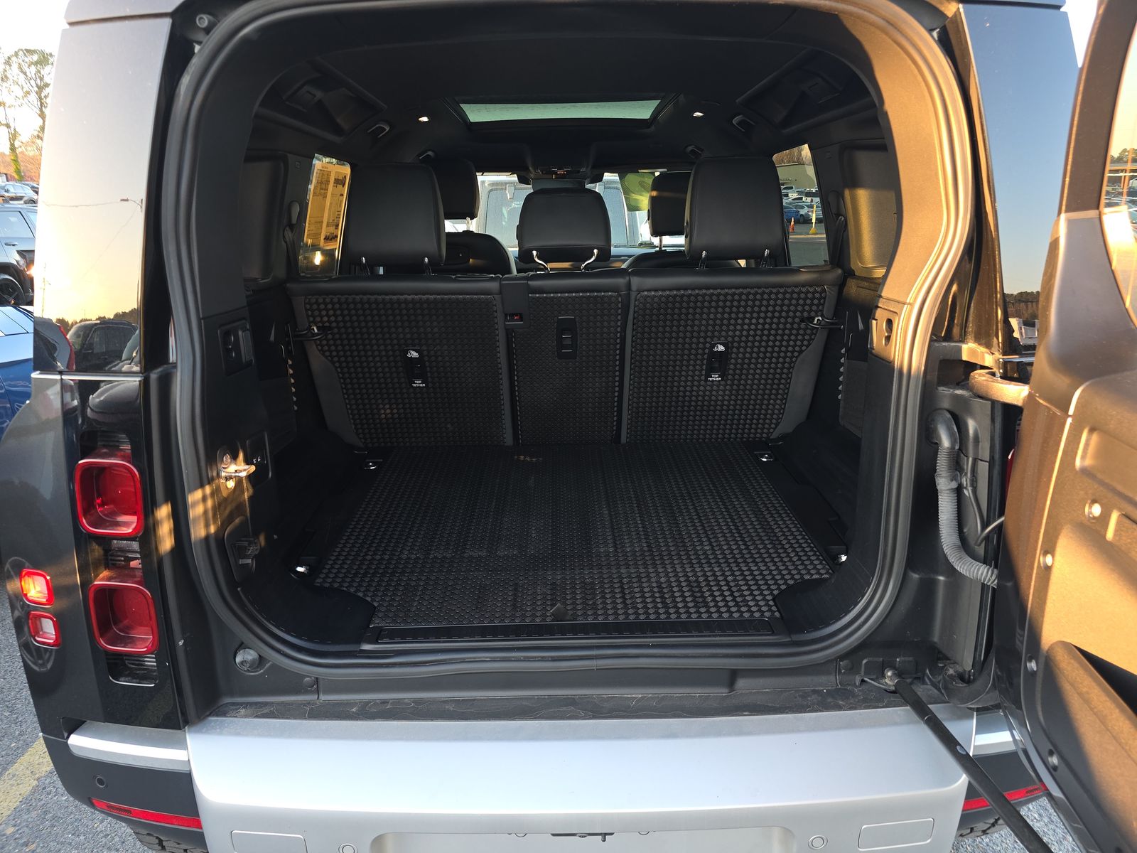 2022 Land Rover Defender 110 SE AWD