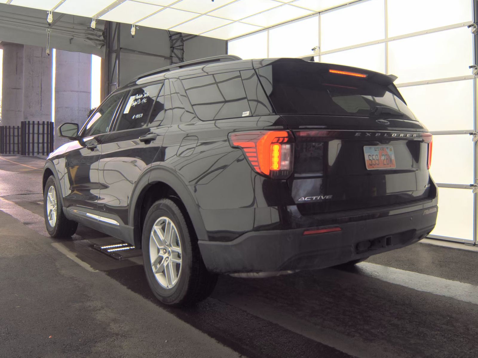 2025 Ford Explorer Active AWD