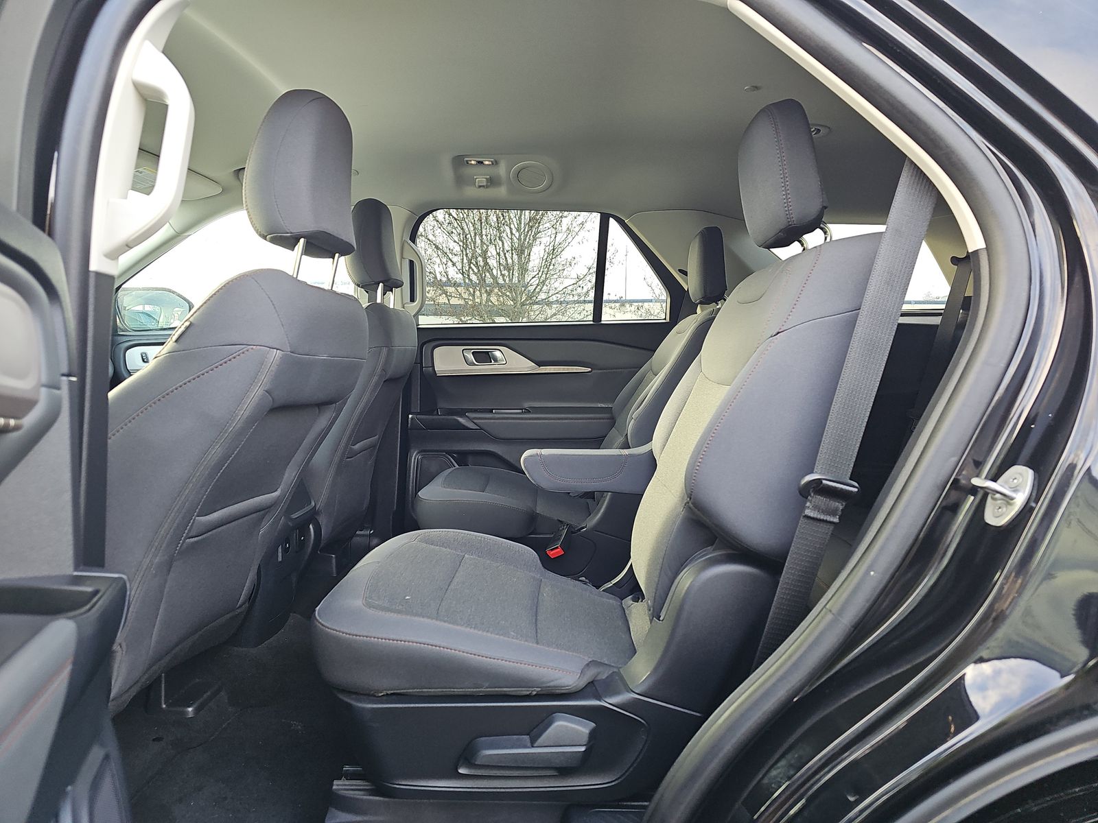 2025 Ford Explorer Active AWD