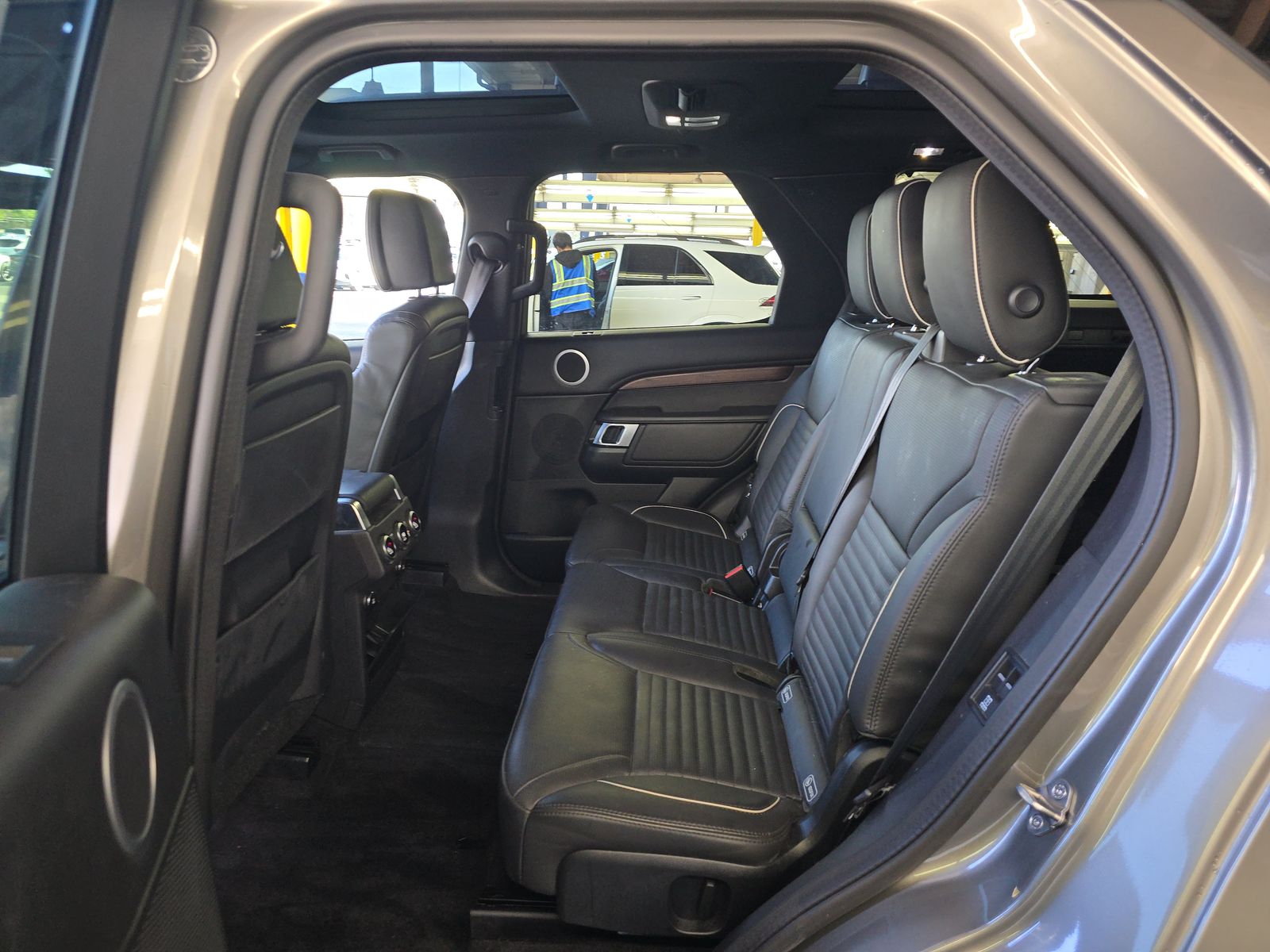 2020 Land Rover Discovery HSE Luxury AWD