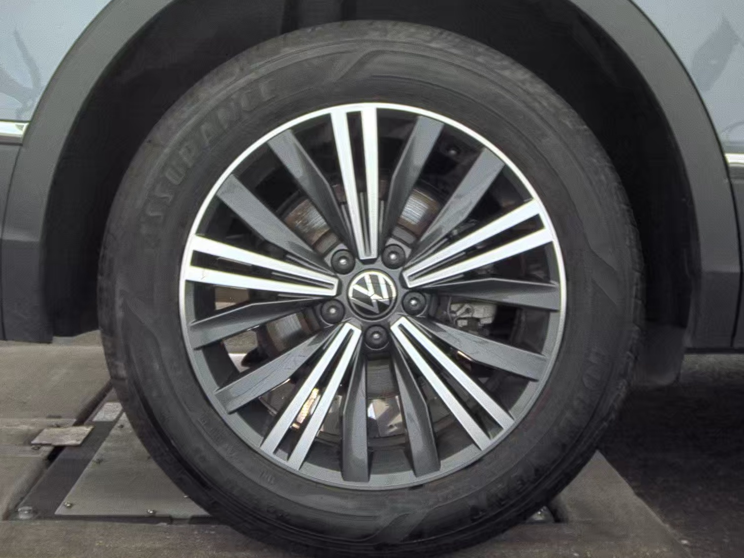 2024 Volkswagen Tiguan 2.0T Wolfsburg Edition FWD