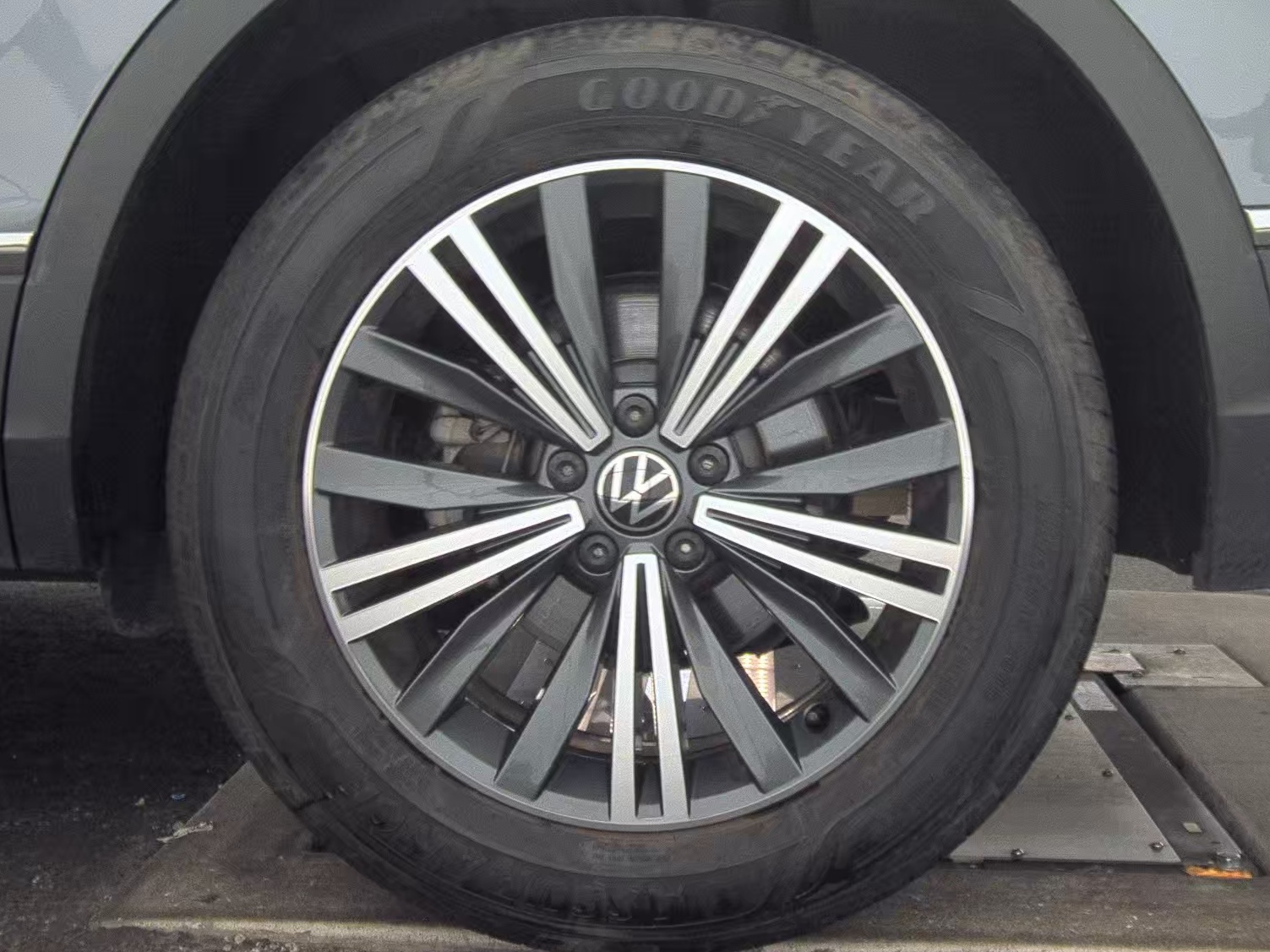 2024 Volkswagen Tiguan 2.0T Wolfsburg Edition FWD