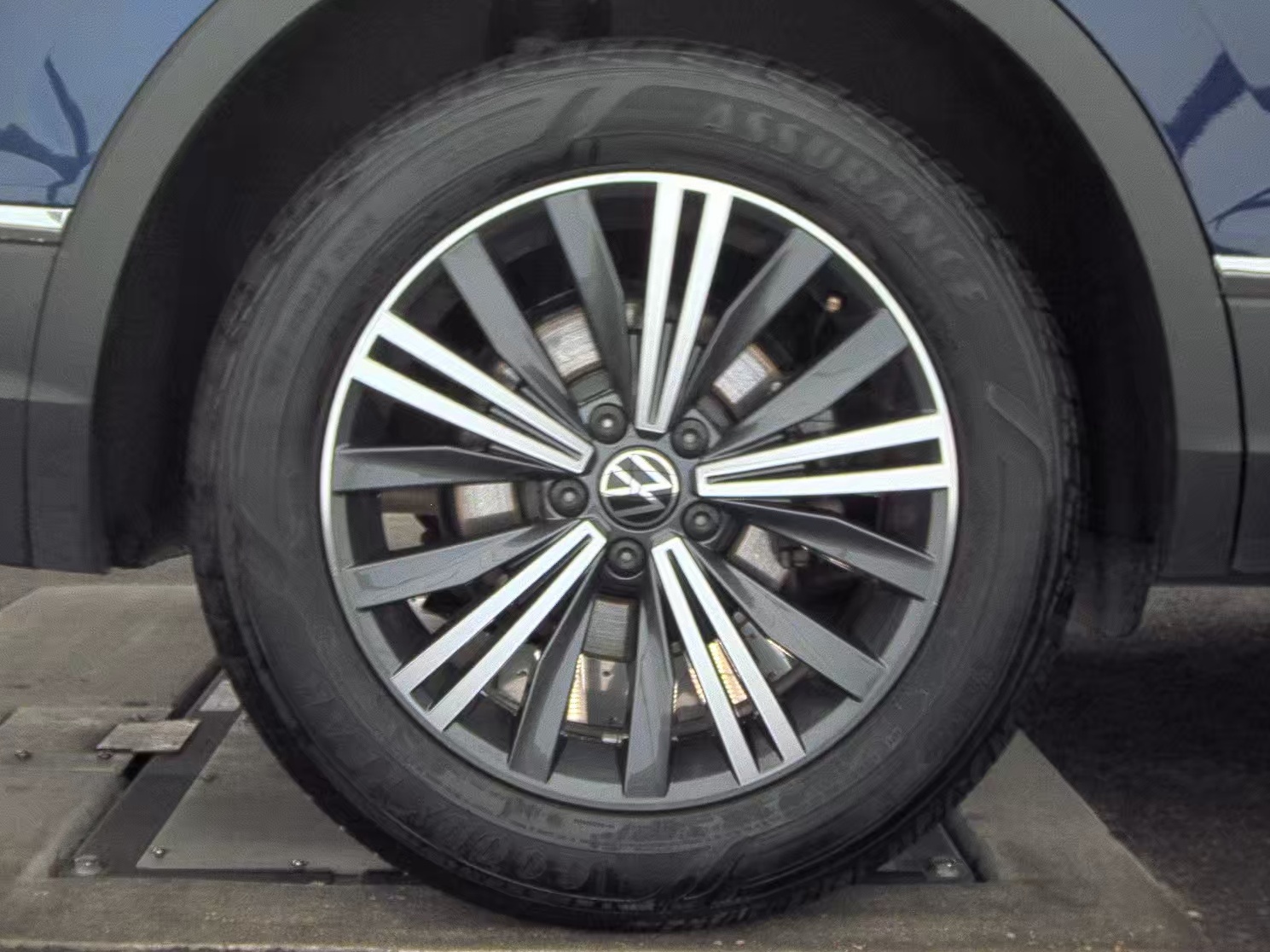 2024 Volkswagen Tiguan 2.0T Wolfsburg Edition FWD