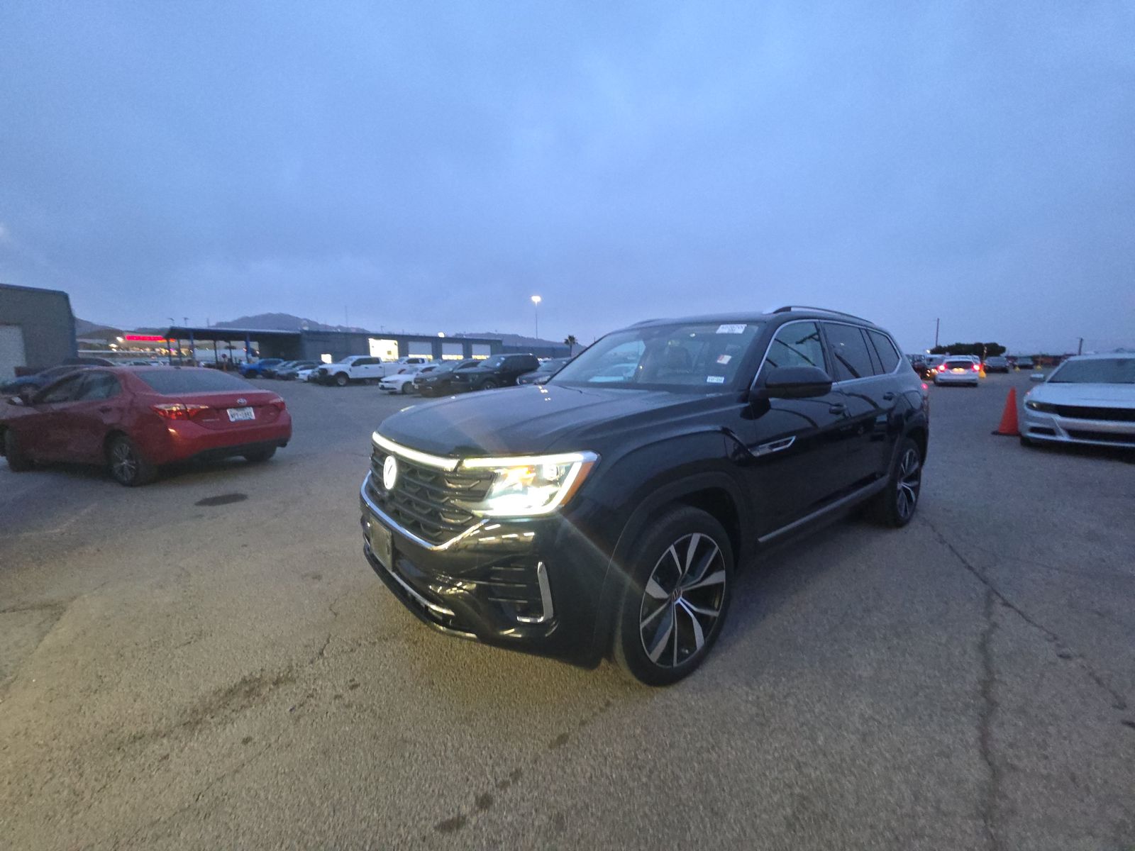 2024 Volkswagen Atlas 2.0T SEL Premium R-Line AWD