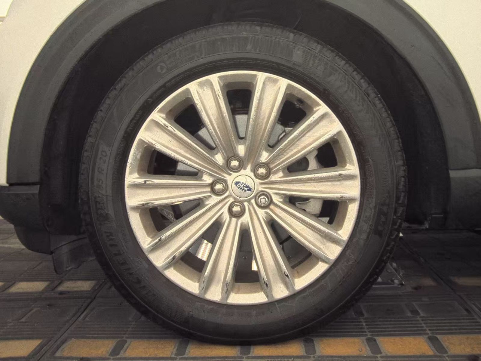 2023 Ford Explorer Limited RWD