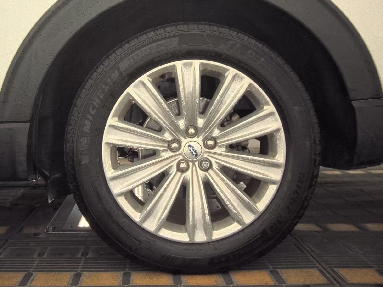 2023 Ford Explorer Limited RWD