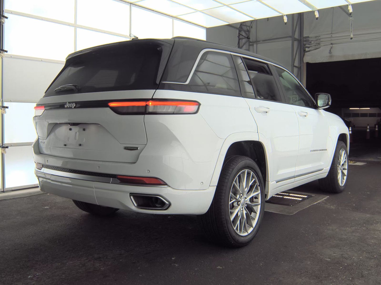 2024 Jeep Grand Cherokee Summit AWD