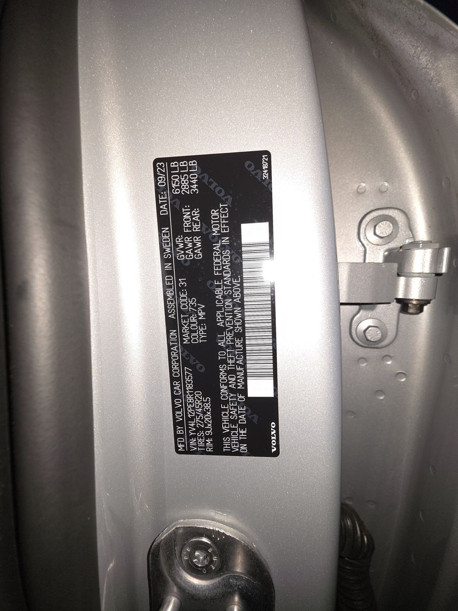 2024 Volvo XC90 B5 Plus AWD