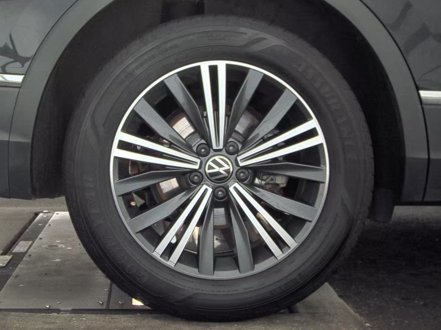 2024 Volkswagen Tiguan 2.0T Wolfsburg Edition FWD