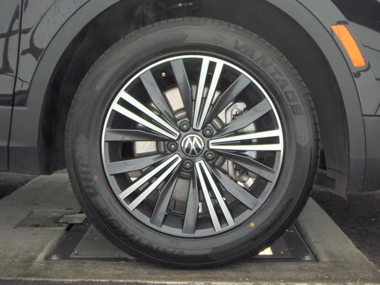 2024 Volkswagen Tiguan 2.0T Wolfsburg Edition FWD