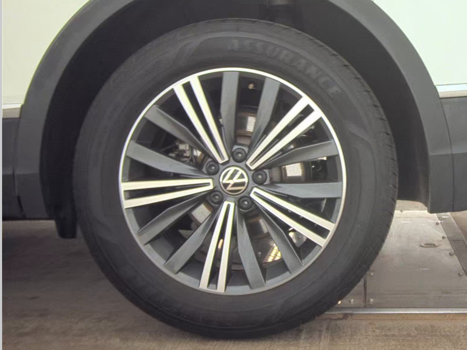 2024 Volkswagen Tiguan 2.0T Wolfsburg Edition FWD