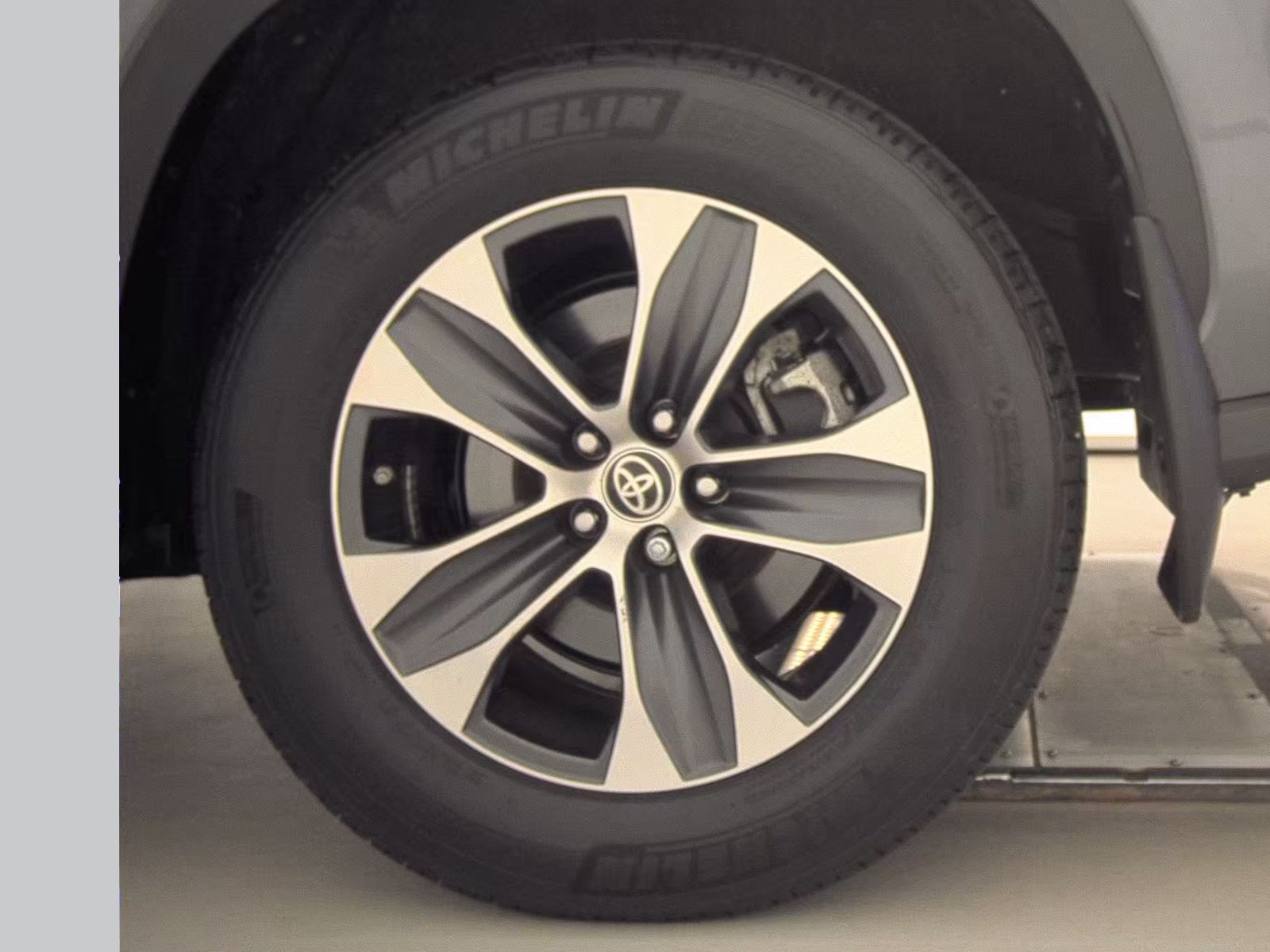 2023 Toyota Highlander XLE AWD