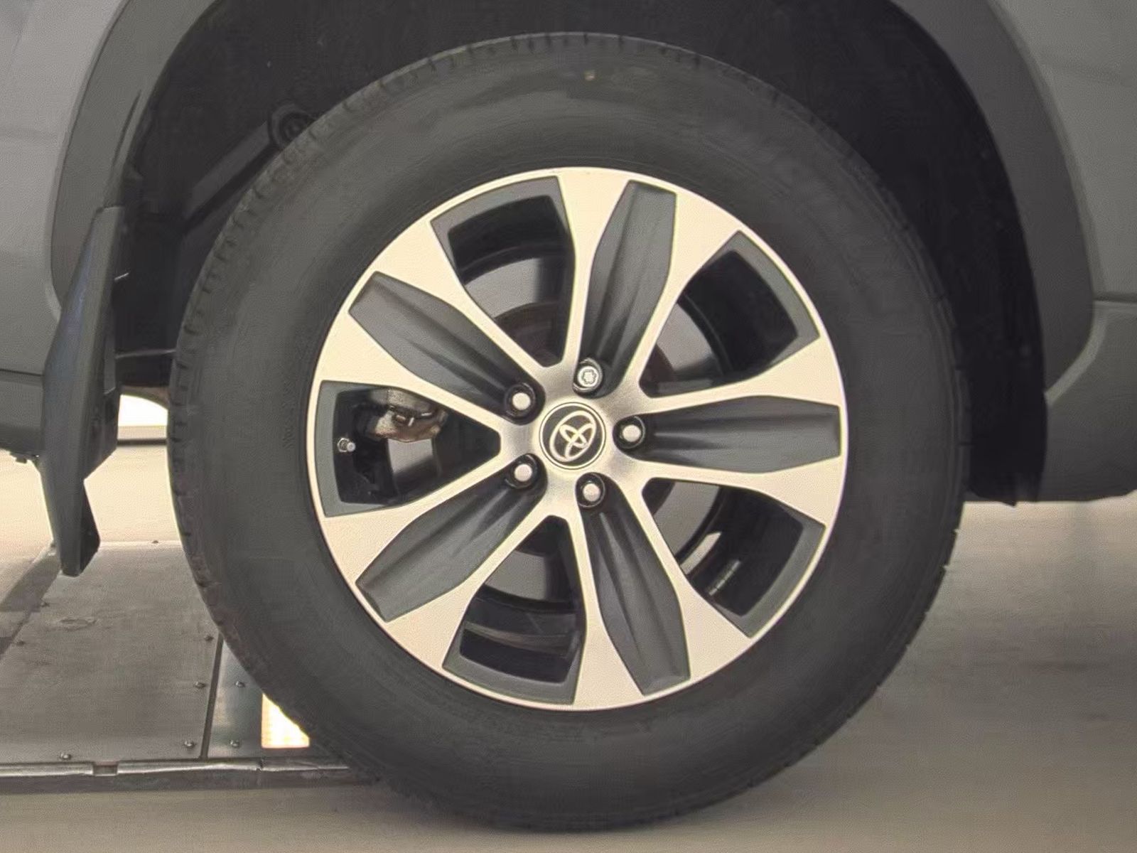 2023 Toyota Highlander XLE AWD