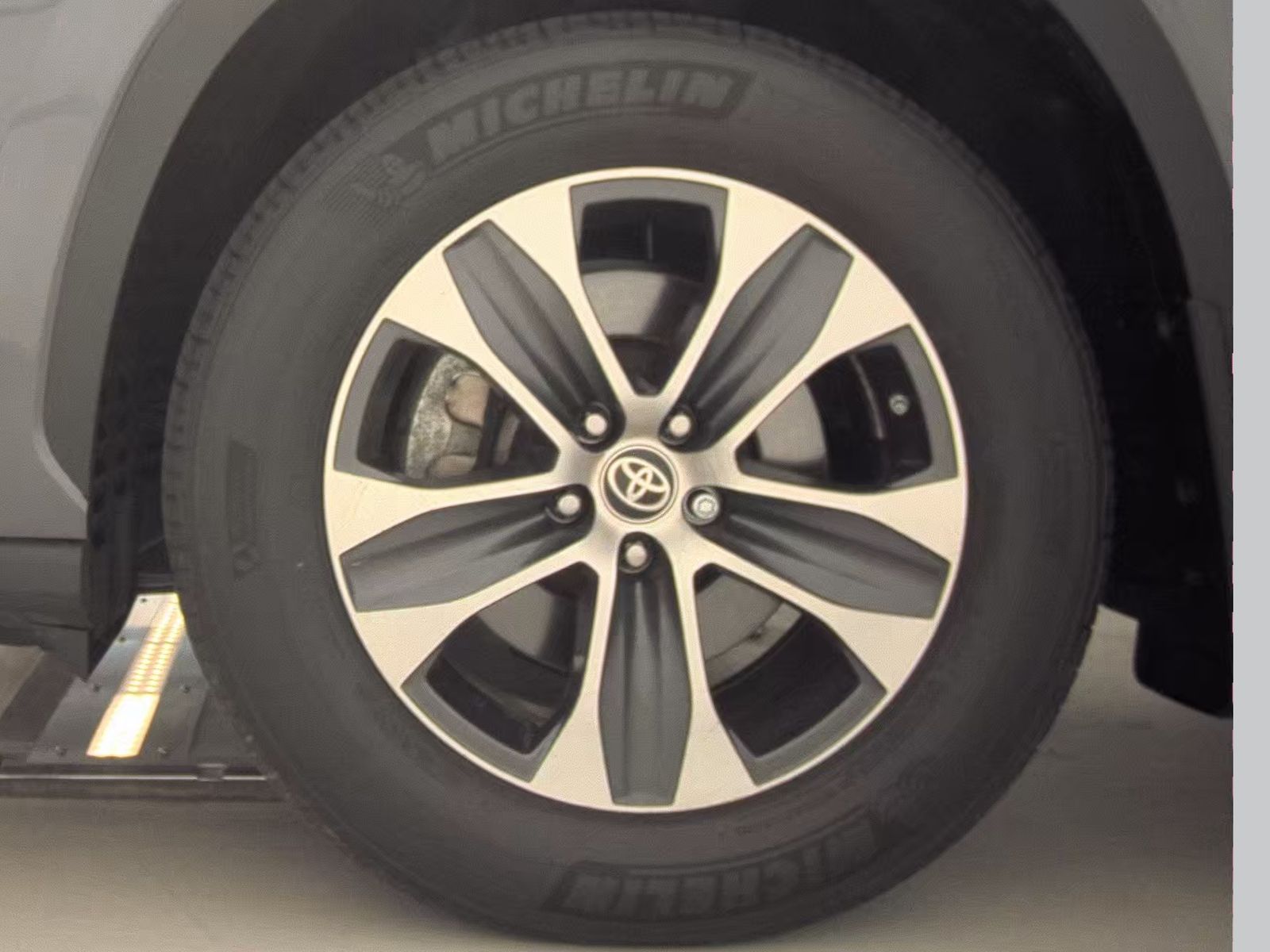 2023 Toyota Highlander XLE AWD