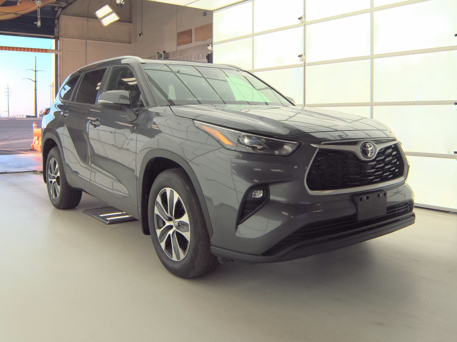 2023 Toyota Highlander XLE AWD