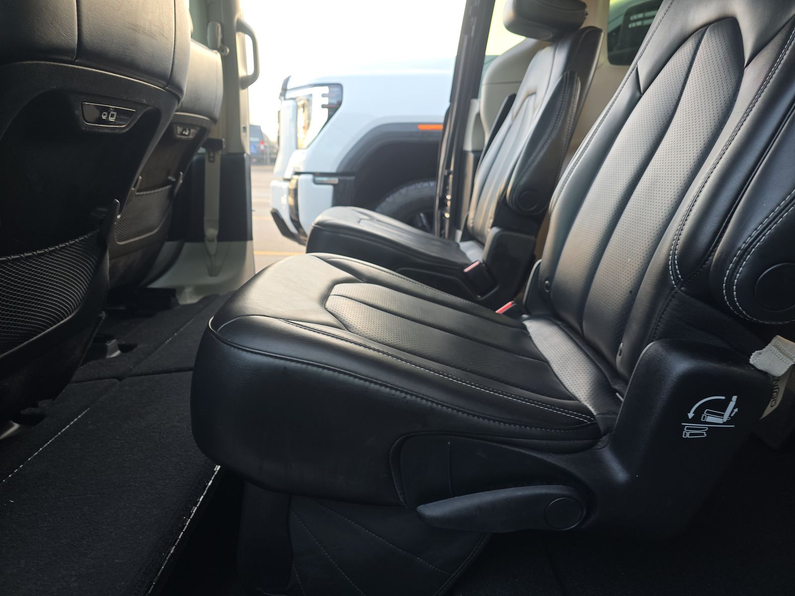 2023 Chrysler Pacifica Touring L FWD