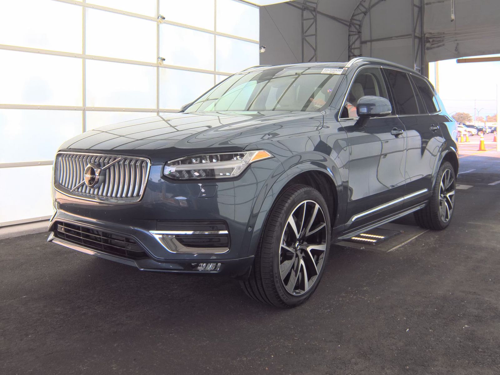 2024 Volvo XC90 B5 Plus AWD