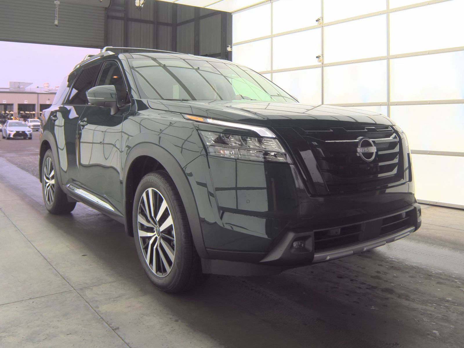 2024 Nissan Pathfinder Platinum FWD