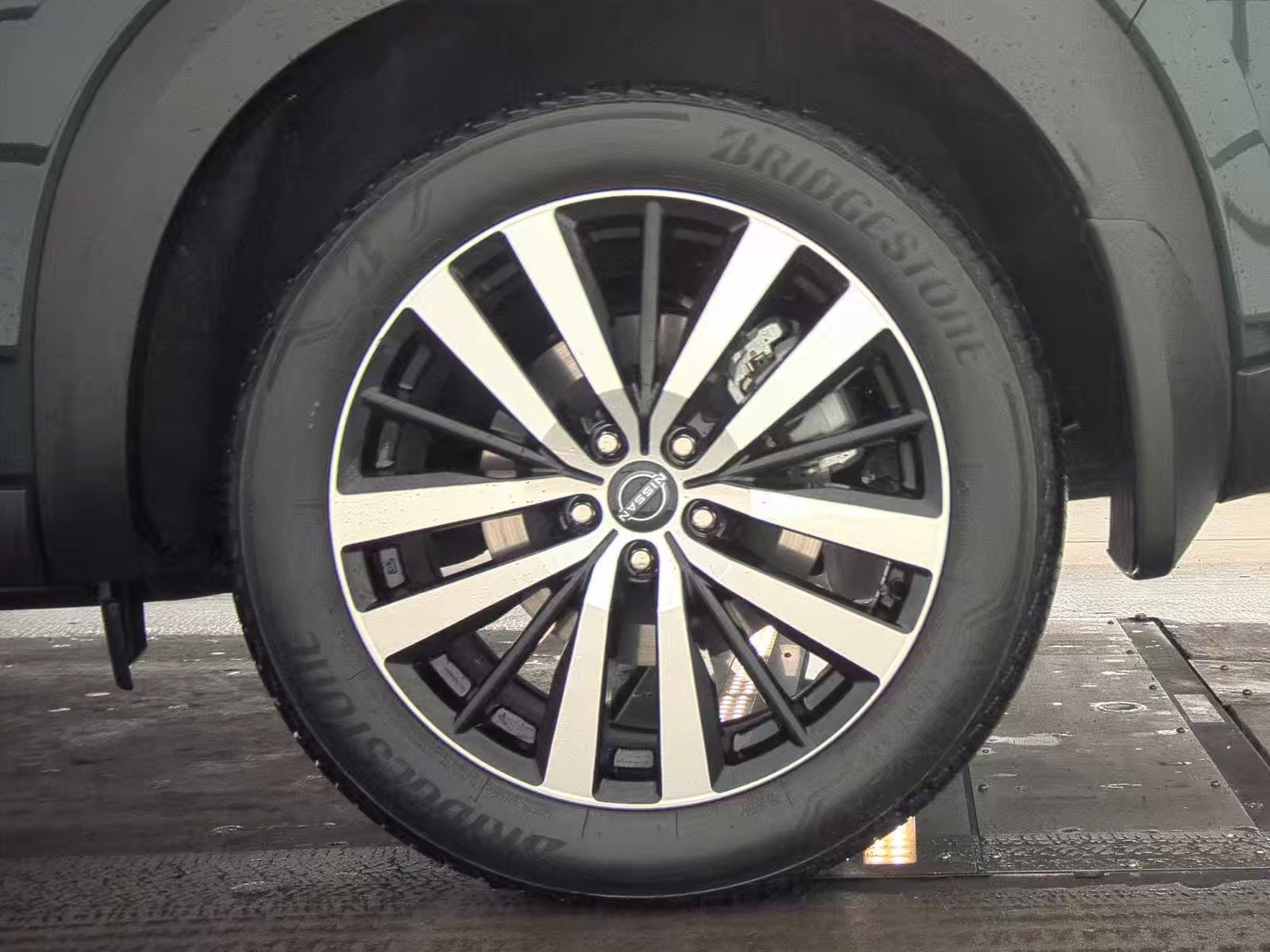 2024 Nissan Pathfinder Platinum FWD