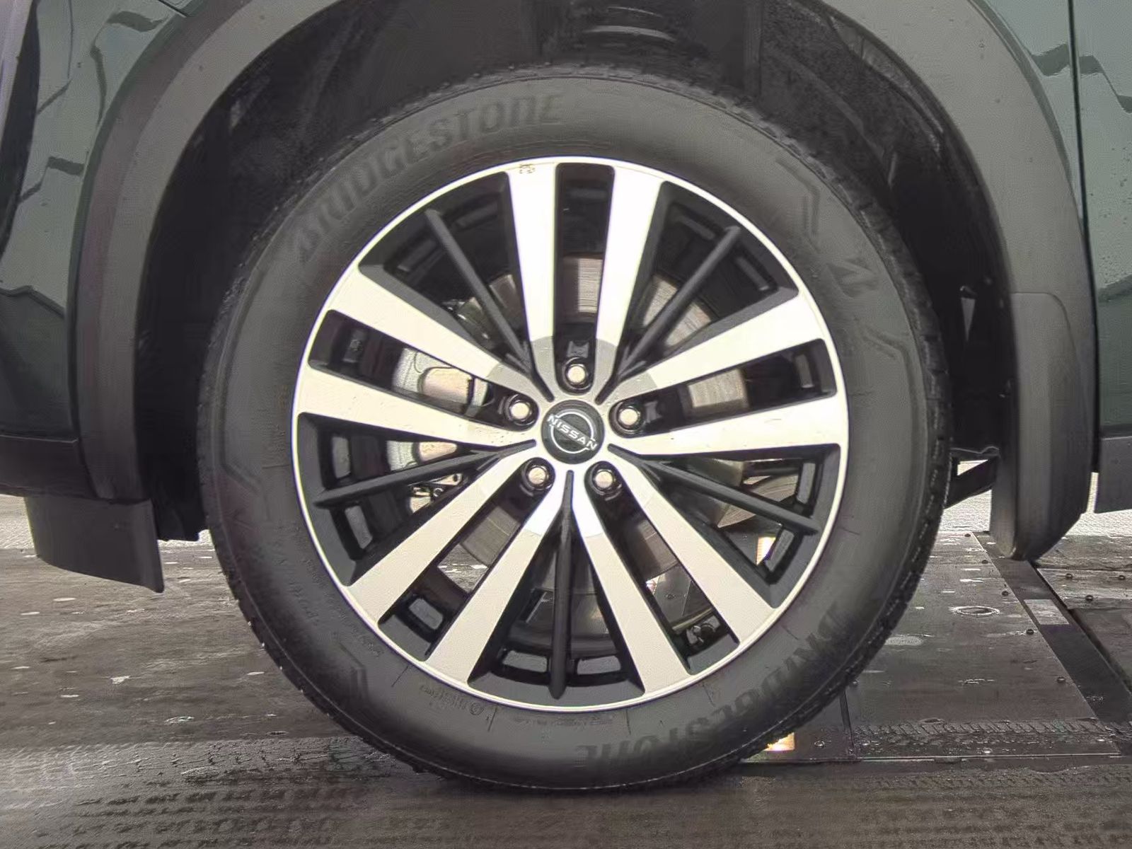 2024 Nissan Pathfinder Platinum FWD