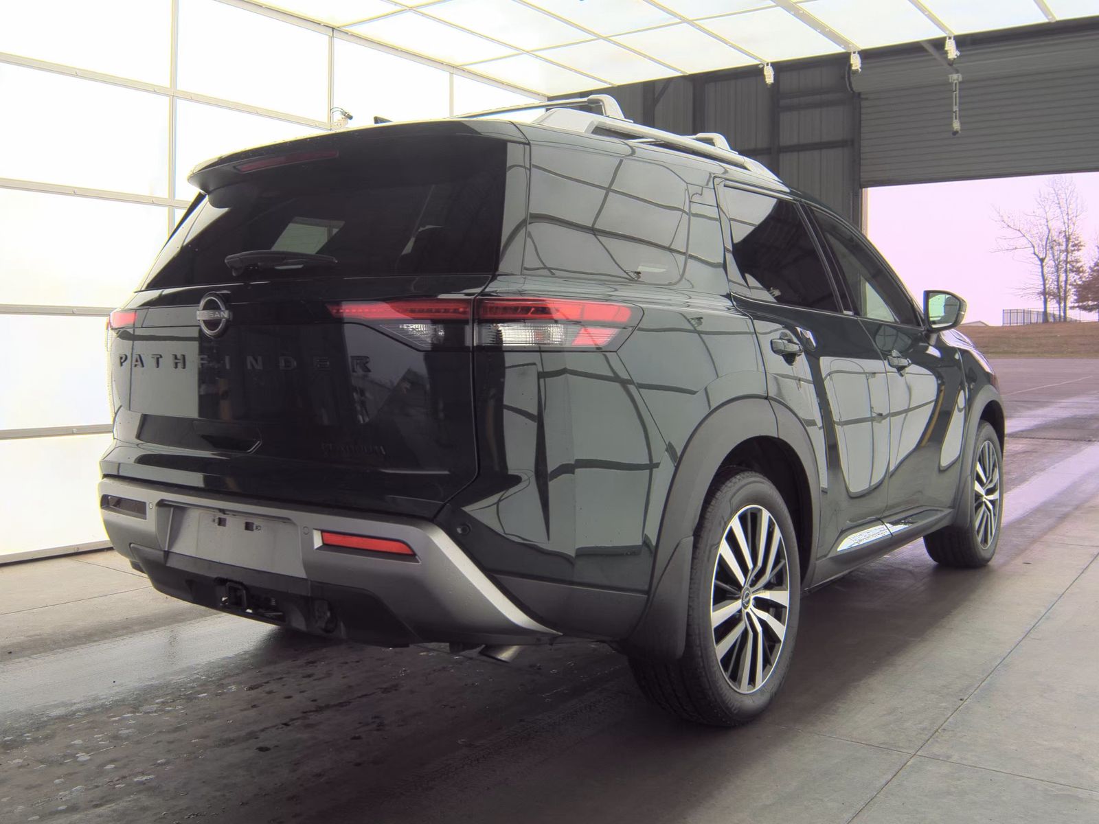 2024 Nissan Pathfinder Platinum FWD