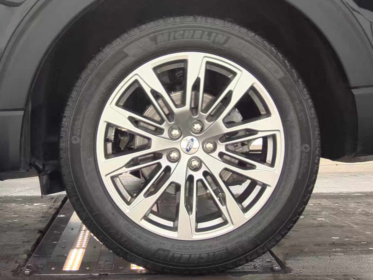 2025 Ford Explorer Platinum AWD