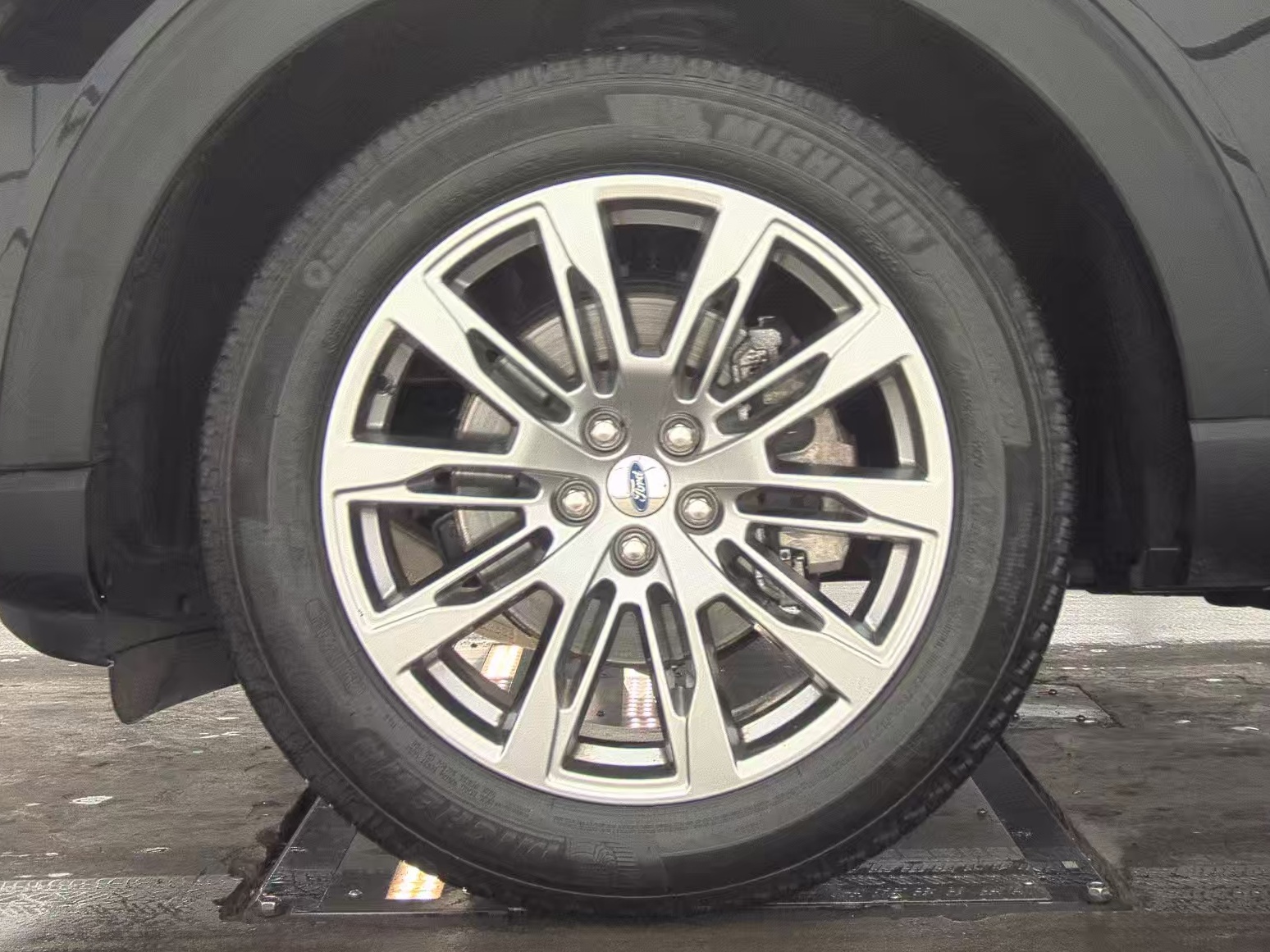 2025 Ford Explorer Platinum AWD