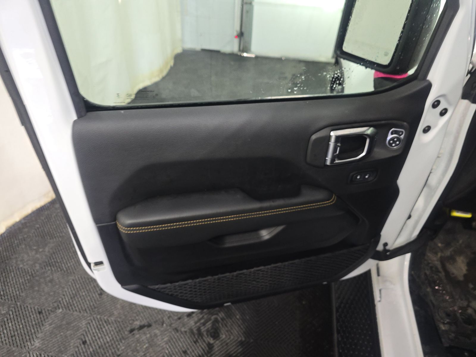 2025 Jeep Wrangler Sahara AWD