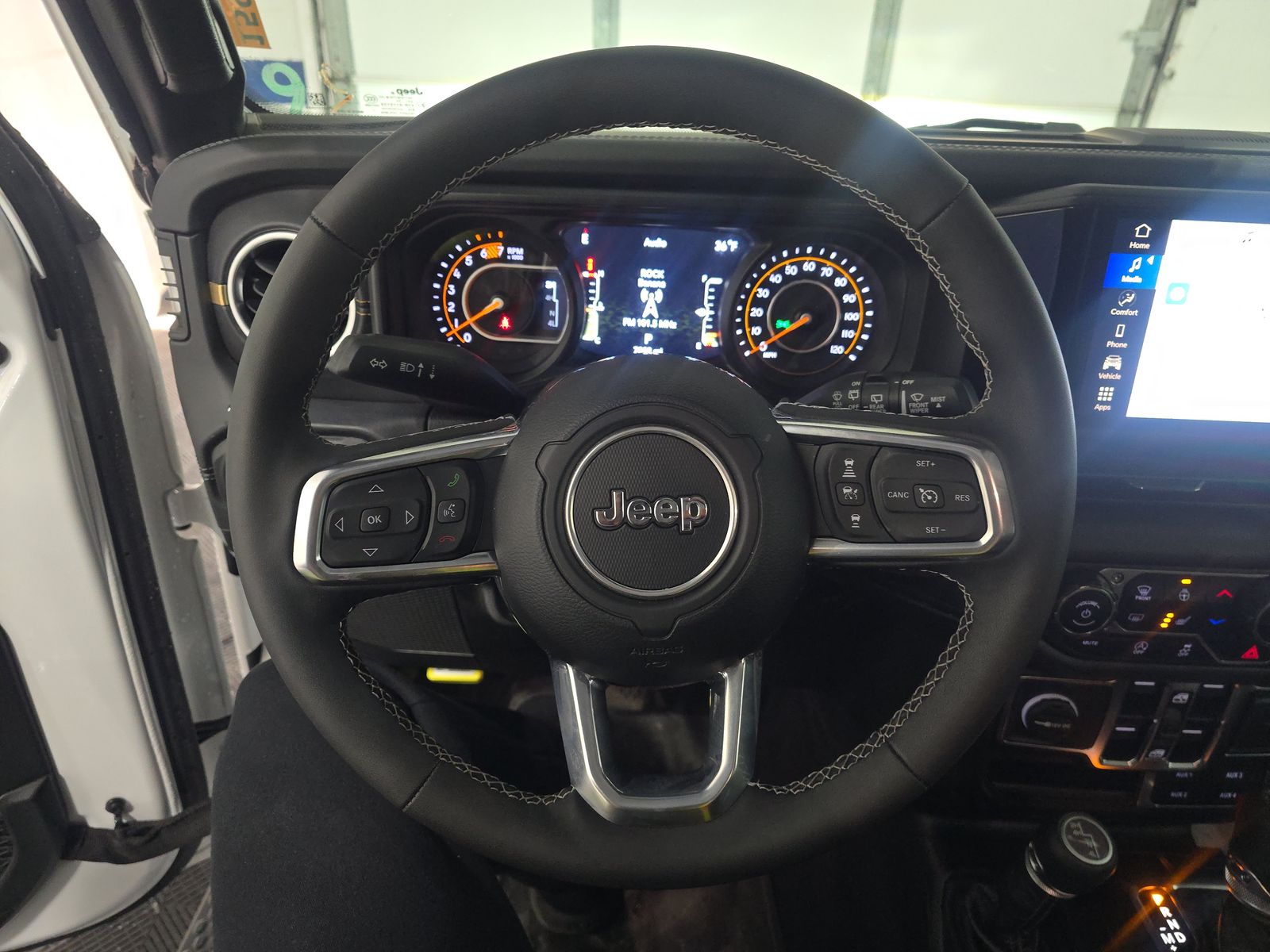 2025 Jeep Wrangler Sahara AWD